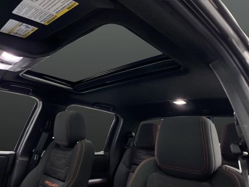 Used 2023 Nissan Frontier PRO-4X image 7