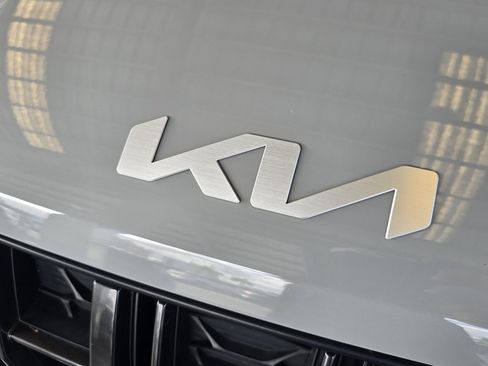 Used 2024 Kia Carnival LX image 50