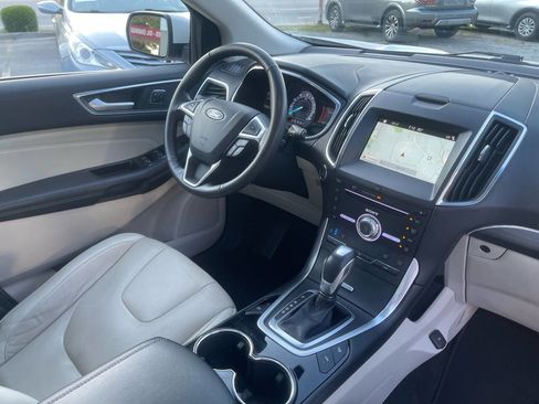 Used 2018 Ford Edge Titanium w/ Equipment Group 302A AWD/4WD image 28