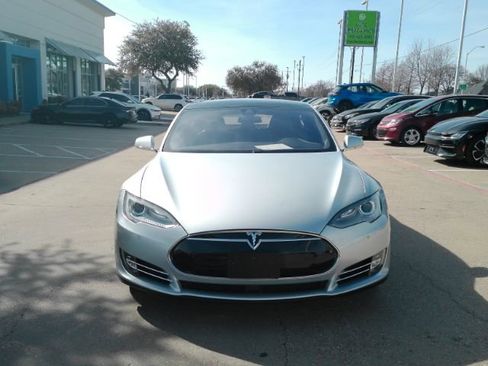 Used 2015 Tesla Model S P85D image 2