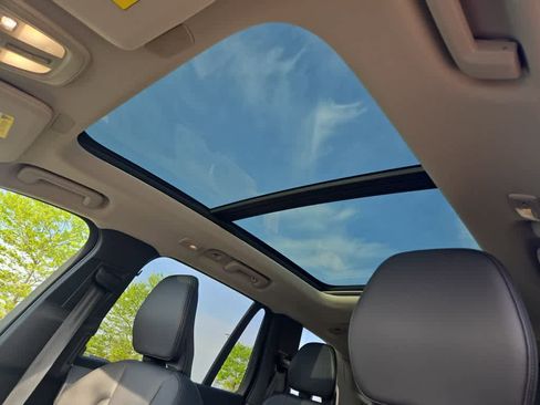 Used 2024 Volvo XC90 B5 Core image 24