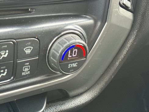 Used 2018 Chevrolet Silverado 1500 LT w/ LT Eassist Package image 29