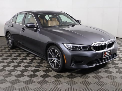 Used 2021 BMW 330i xDrive Sedan w/ Premium Package image 2