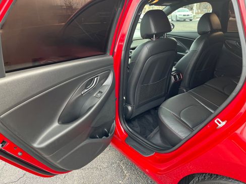 Used 2019 Hyundai Elantra GT N Line image 40