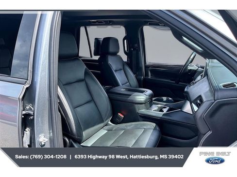 Used 2021 Chevrolet Tahoe Z71 w/ Z71 Signature Package AWD/4WD image 6