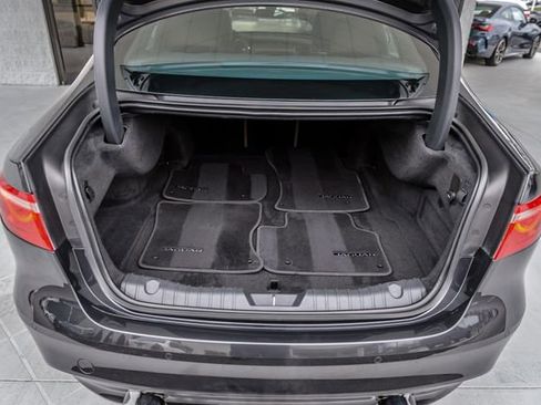 Used 2018 Jaguar XF S image 11