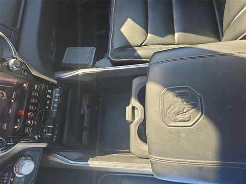 Used 2019 RAM 1500 Laramie image 27