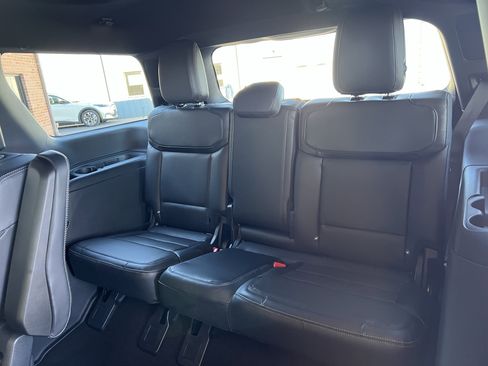 New 2025 Ford Expedition Platinum w/ Stealth Appearance Package image 24