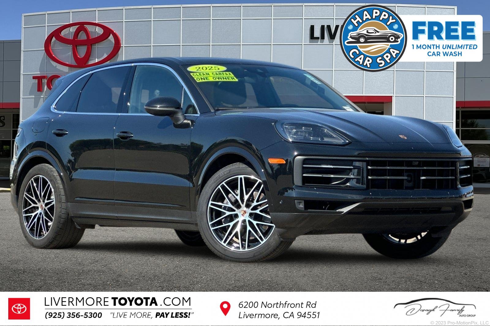 Used 2025 Porsche Cayenne AWD/4WD image 1