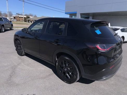 Used 2025 Honda HR-V Sport image 16