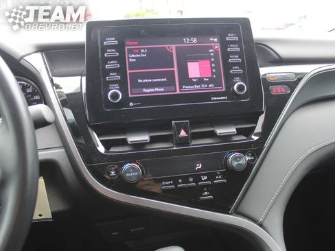 Used 2024 Toyota Camry SE image 15