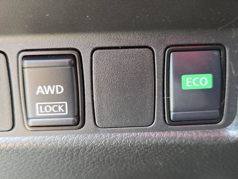 Used 2019 Nissan Rogue Sport SV AWD/4WD image 10
