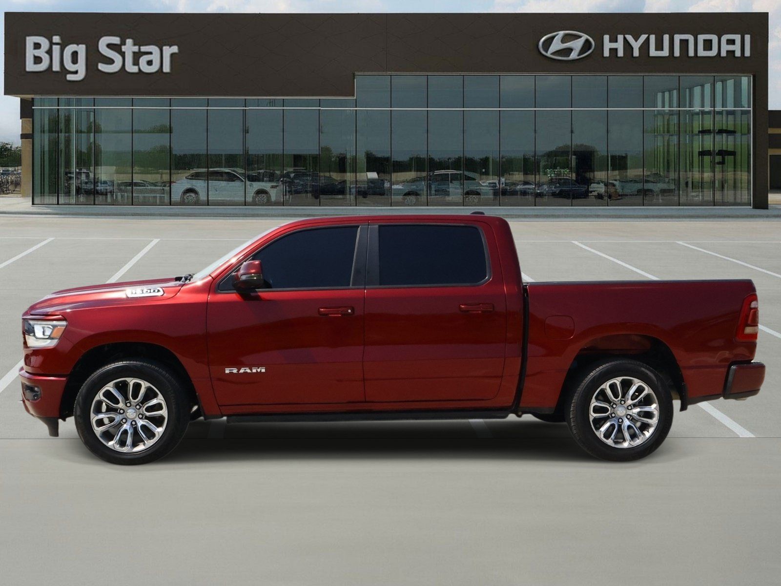 Used 2023 RAM 1500 Laramie AWD/4WD image 2
