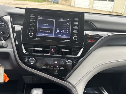 Used 2023 Toyota Camry SE FWD image 14