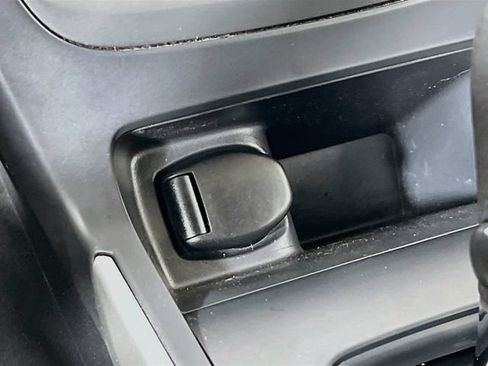 Used 2017 Nissan Sentra SV FWD image 19
