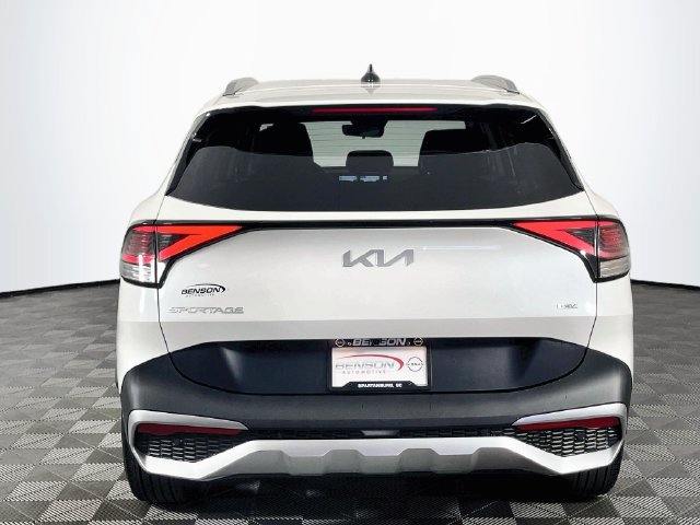 Used 2024 Kia Sportage EX AWD/4WD image 7
