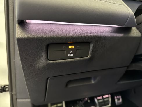 New 2026 Volkswagen Tiguan SE R-Line image 15