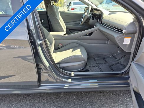 Used 2025 Hyundai Elantra SEL image 33