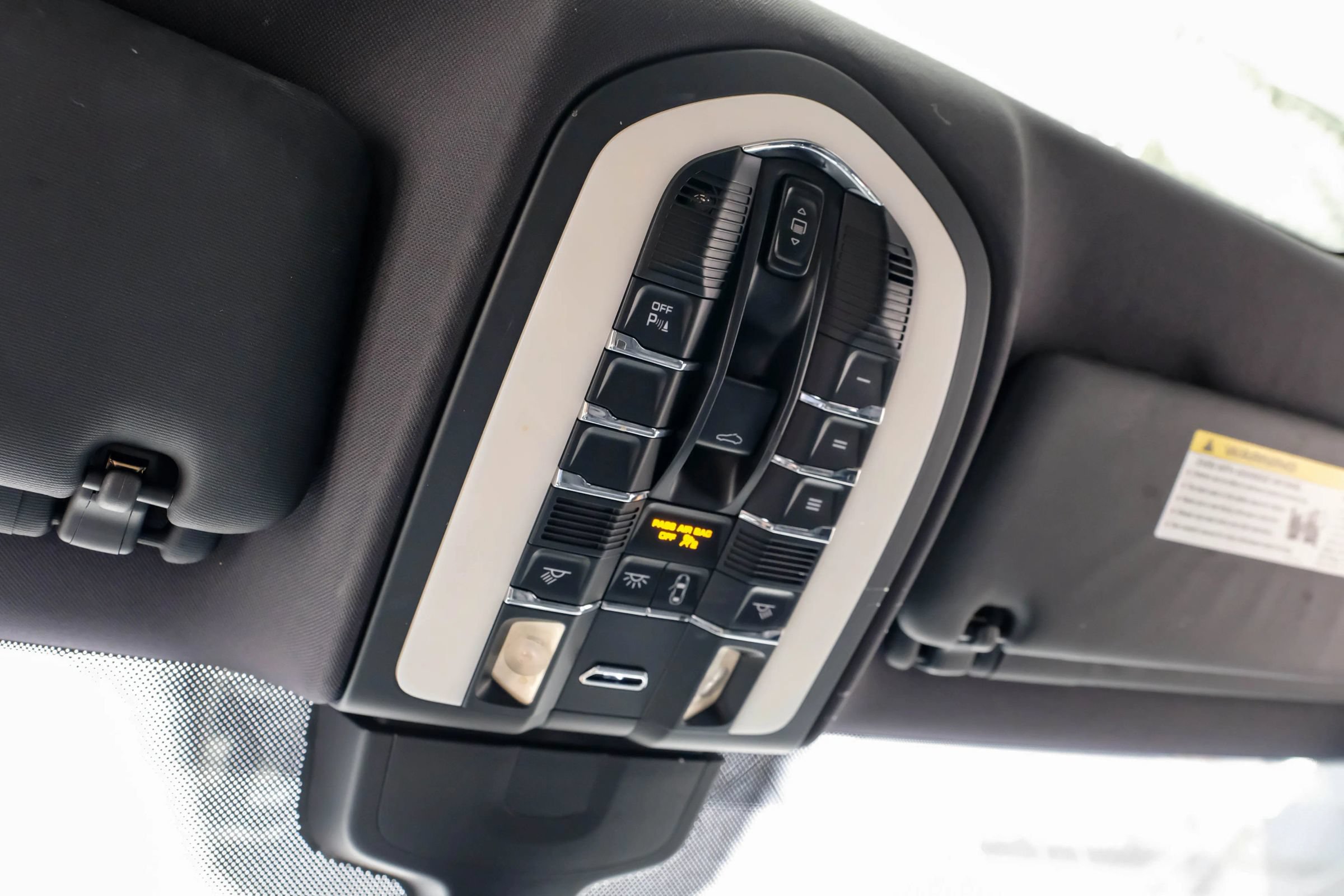Used 2016 Porsche Cayenne AWD/4WD image 23