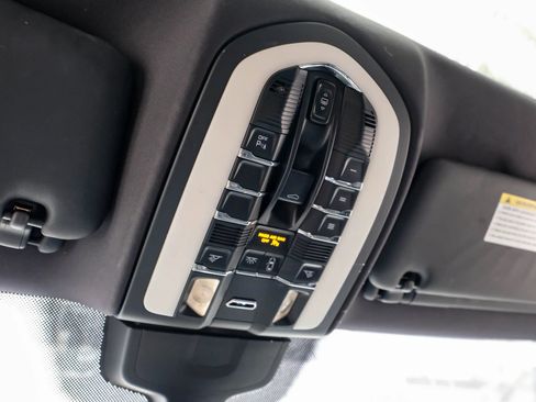 Used 2016 Porsche Cayenne AWD/4WD image 23