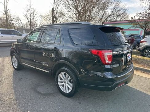 Used 2018 Ford Explorer XLT w/ Equipment Group 202A image 8