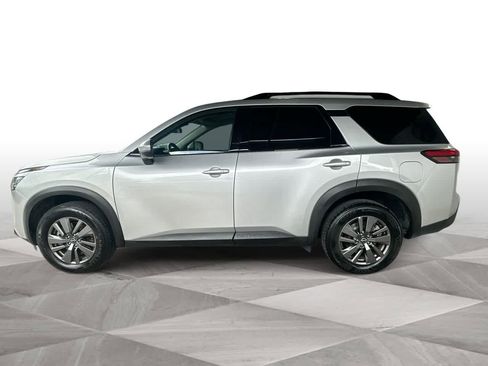 Used 2025 Nissan Pathfinder SV AWD/4WD image 5