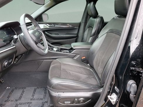 Certified 2023 Jeep Grand Cherokee Altitude image 15