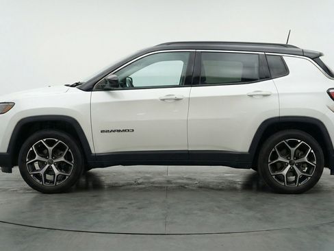 Used 2025 Jeep Compass Limited image 5