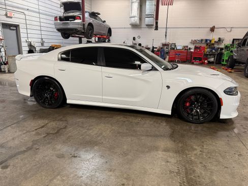 Used 2016 Dodge Charger SRT Hellcat w/ Harman/Kardon Audio Group RWD image 4