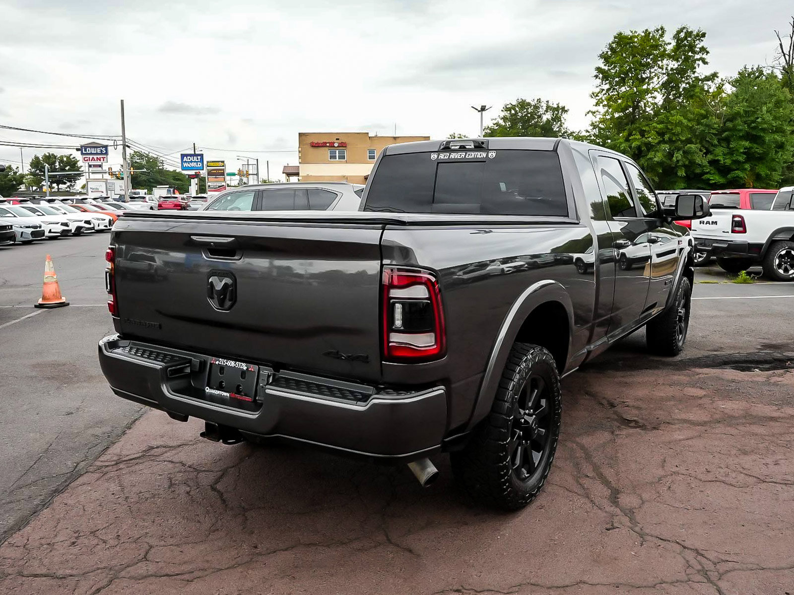 Used 2022 RAM 3500 Laramie w/ Night Edition AWD/4WD image 6
