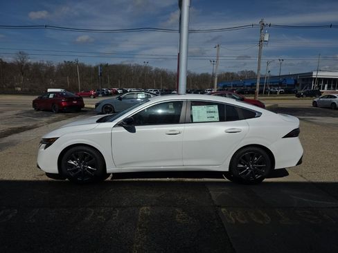 New 2026 Nissan Sentra SL image 8