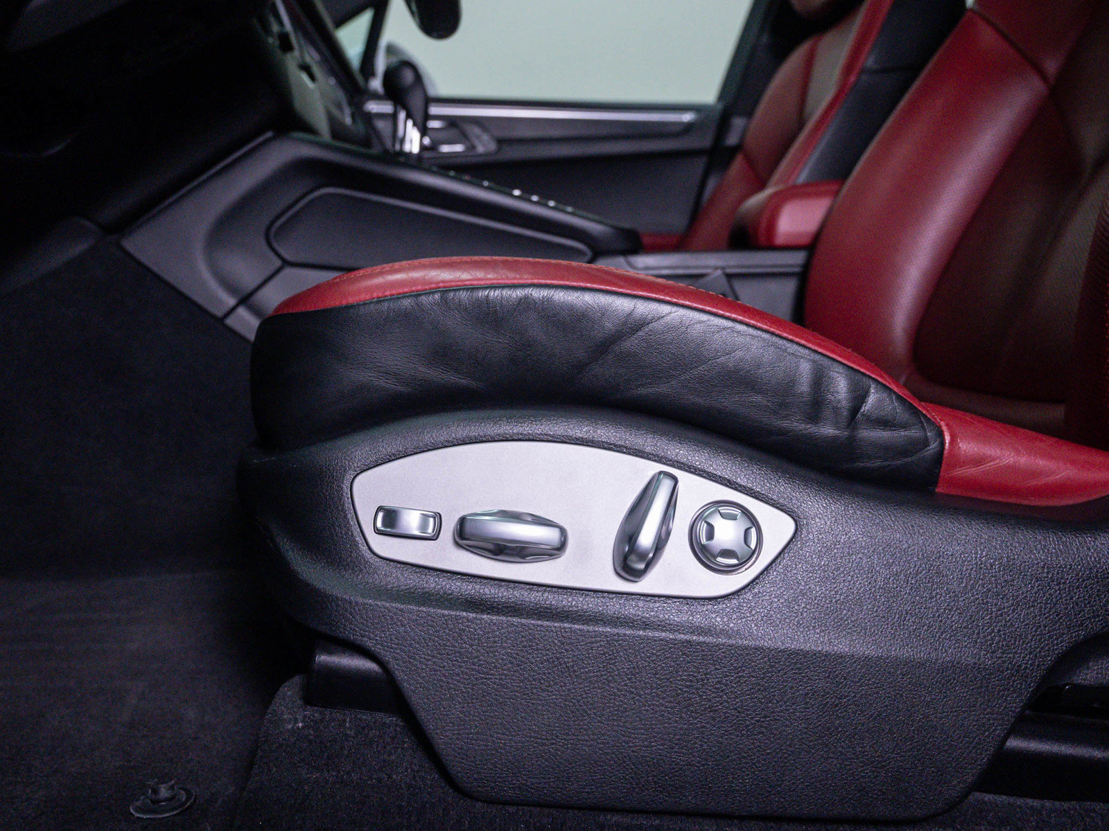 Used 2018 Porsche Macan GTS AWD/4WD image 19