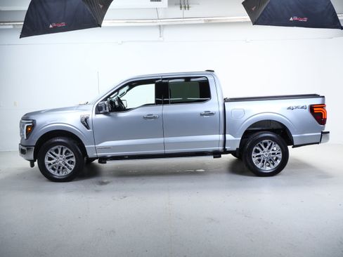 Used 2025 Ford F150 Lariat w/ Equipment Group 501A Mid AWD/4WD image 8