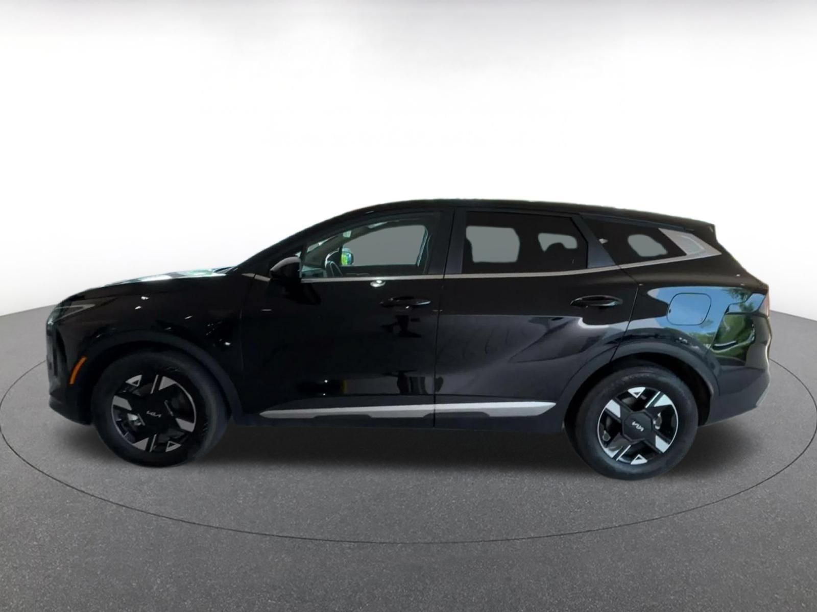 Used 2026 Kia Sportage LX FWD image 8