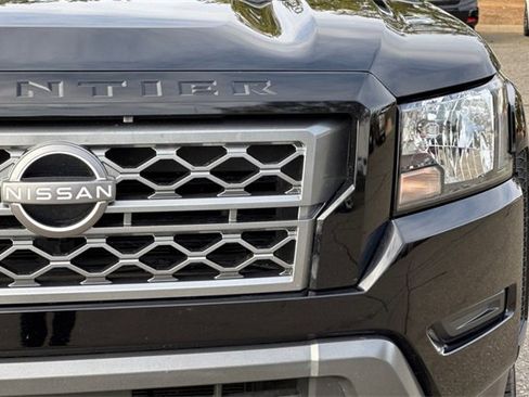 Used 2023 Nissan Frontier SV image 50