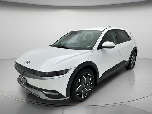 Used 2024 Hyundai Ioniq 5 SEL AWD/4WD image 3