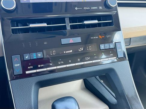 Used 2020 Toyota Avalon Limited w/ Advanced Safety Package FWD image 16