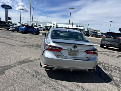 Used 2024 Toyota Camry SE w/ Convenience Package FWD image 4