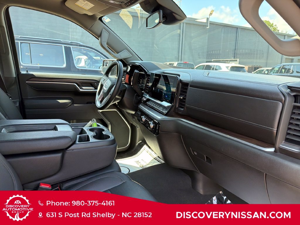Used 2025 GMC Sierra 1500 SLT AWD/4WD image 36