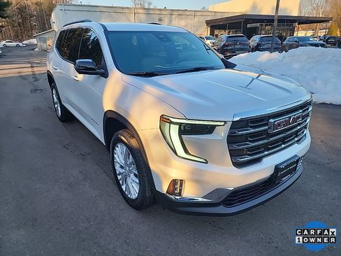 Used 2024 GMC Acadia Elevation w/ Luxury Package image 3