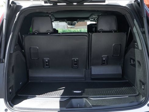 Used 2022 Cadillac Escalade Sport Platinum w/ LPO, ONYX Package AWD/4WD image 9