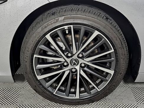 Certified 2025 Lexus ES 350 w/ Premium Package image 9