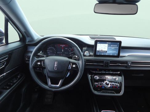 Used 2022 Lincoln Corsair AWD w/ Premium Package image 11