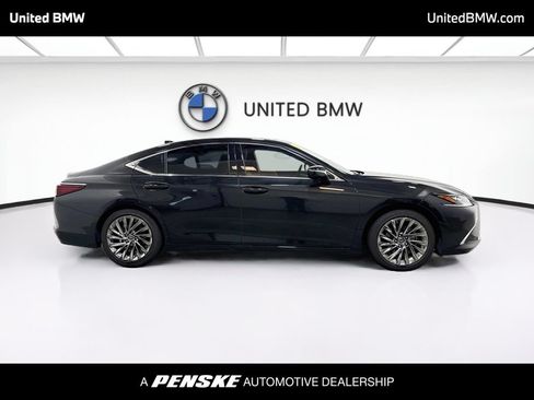 Used 2025 Lexus ES 350 Ultra Luxury FWD image 4