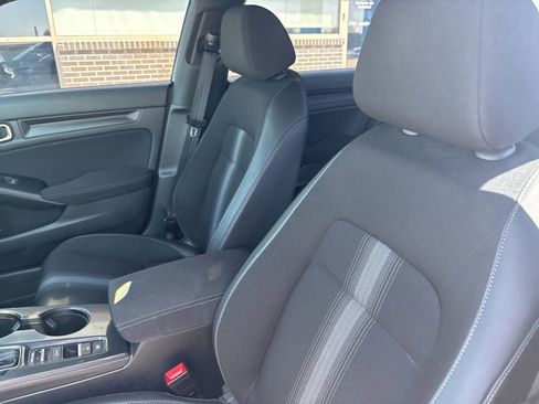 Used 2022 Honda Civic Sport image 11