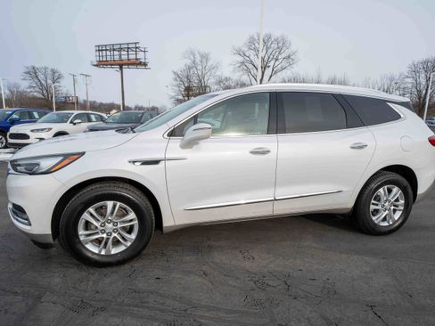 Used 2018 Buick Enclave Essence image 3