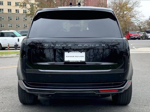 Used 2025 Land Rover Range Rover Long Wheelbase SE image 4