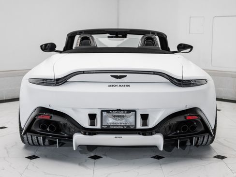 Used 2023 Aston Martin V8 Vantage Roadster image 34