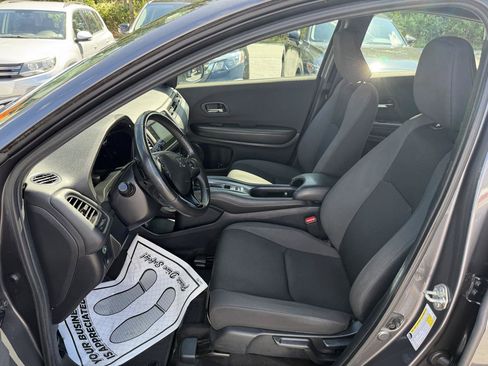 Used 2019 Honda HR-V Sport image 10