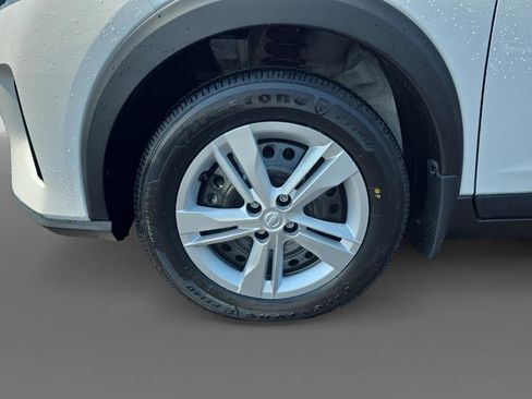 New 2025 Nissan Kicks Play S image 9